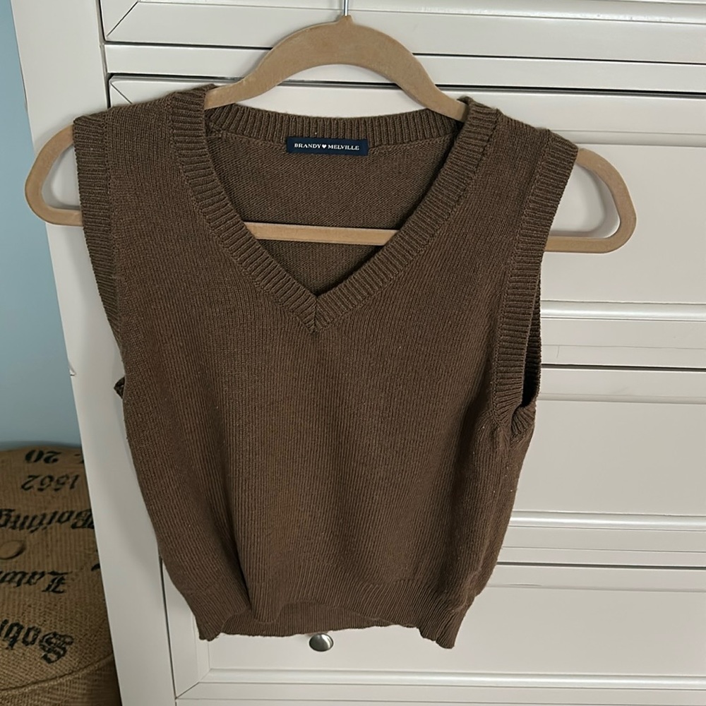 Like new Brandy Melville brown sweater vest